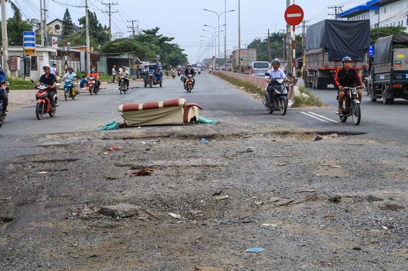 binh duong nhieu nguoi te nga khi sap ho tu than tren tuyen duong huyet mach