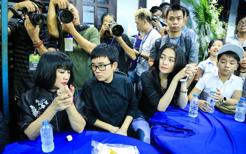 gioi nghe si nghen ngao hat tien biet minh thuan lan cuoi