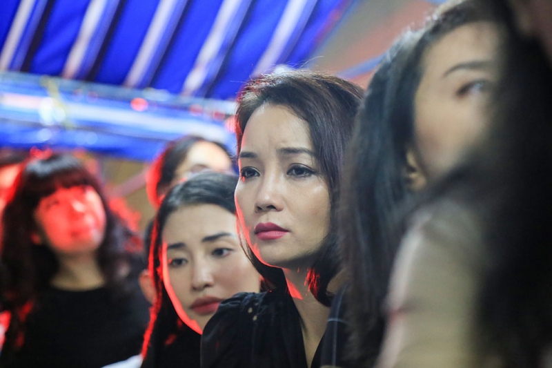 gioi nghe si nghen ngao hat tien biet minh thuan lan cuoi