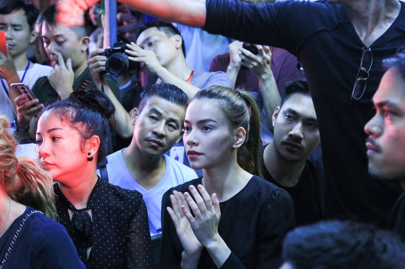 gioi nghe si nghen ngao hat tien biet minh thuan lan cuoi