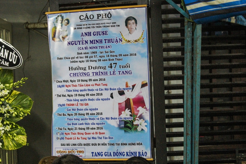 toan canh tang le cua ca si minh thuan