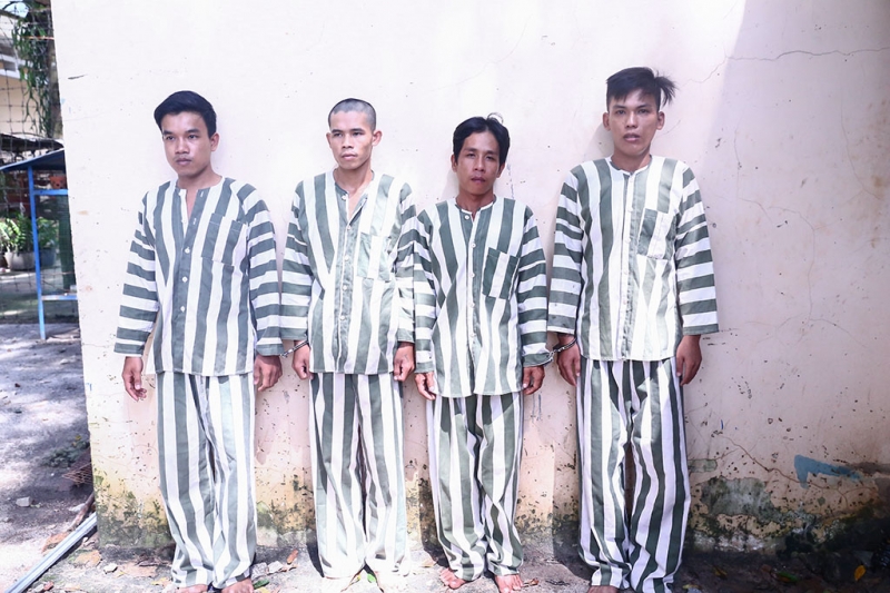 ga lam cong ru dong bon cuop gan 300 trieu cua ba chu