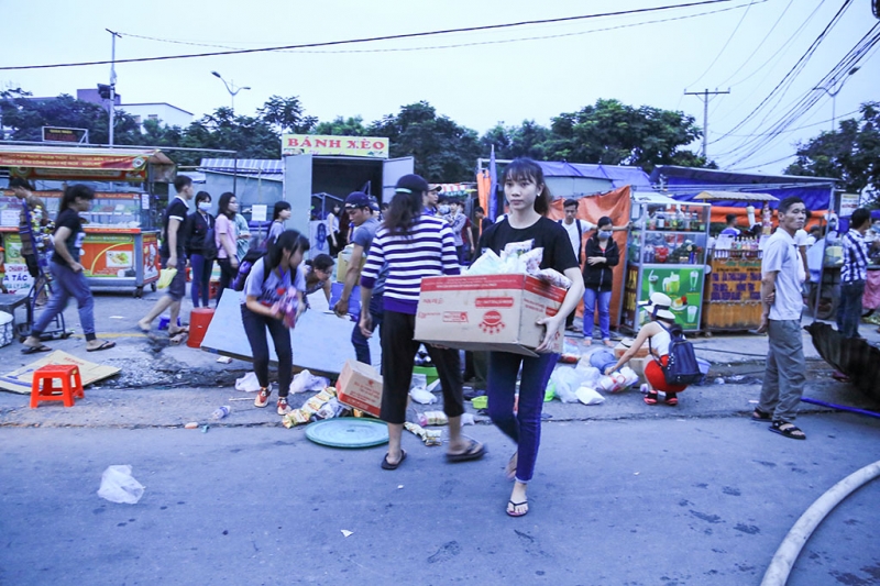 ba tiem tap hoa trong lang dai hoc boc chay du doi
