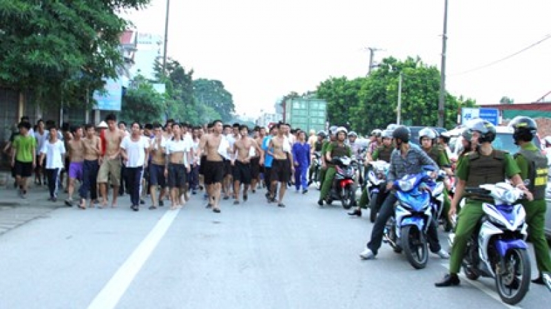dong nai truy bat 15 doi tuong pha luoi sat tron khoi trung tam cai nghien