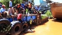 vu be trai lot cong mat tich muong khong rao ho ga khong nap day