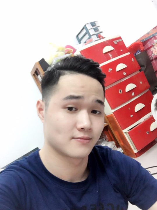 vu a hau va dien vien ban dam nghin do tu ong du khai khach mua dam la nguoi co mau mat