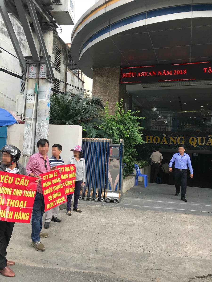 khach hang cang bieu ngu bao vay tru so cong ty hoang quan de doi so hong