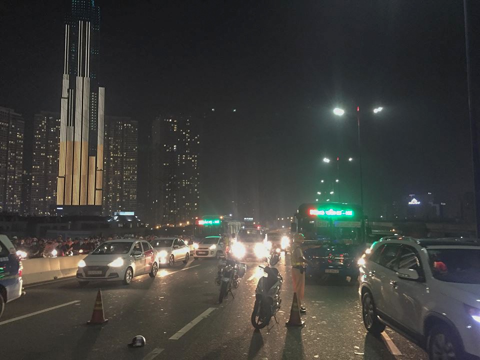 va cham voi xe tai trong dem trung thu doi nam nu tu vong