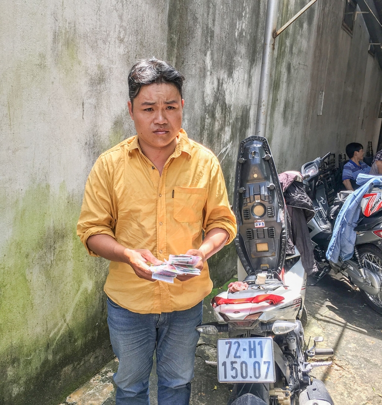 video truc tiep bat doi tuong lua cuop hang tram to ve so cua nguoi ngheo