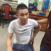 canh sat dung nhieu xe boc thep vay bat toi pham truy na