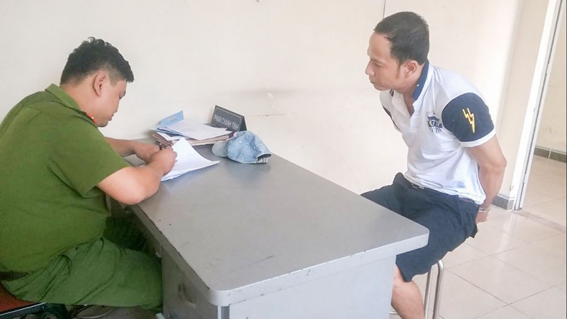 doi tinh nhan thue phong tro lam noi cat giau ma tuy