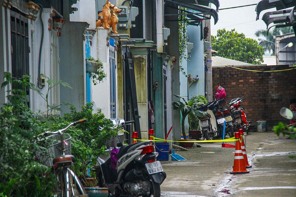 nguoi dan ong chet ngoi trong can nha khoa cua