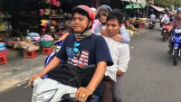 bat qua tang 3 thanh nien dang ban xe sh lay trom