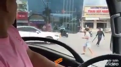 gan 20 thanh nien cam dao kiem truy sat nhau tren quoc lo 51