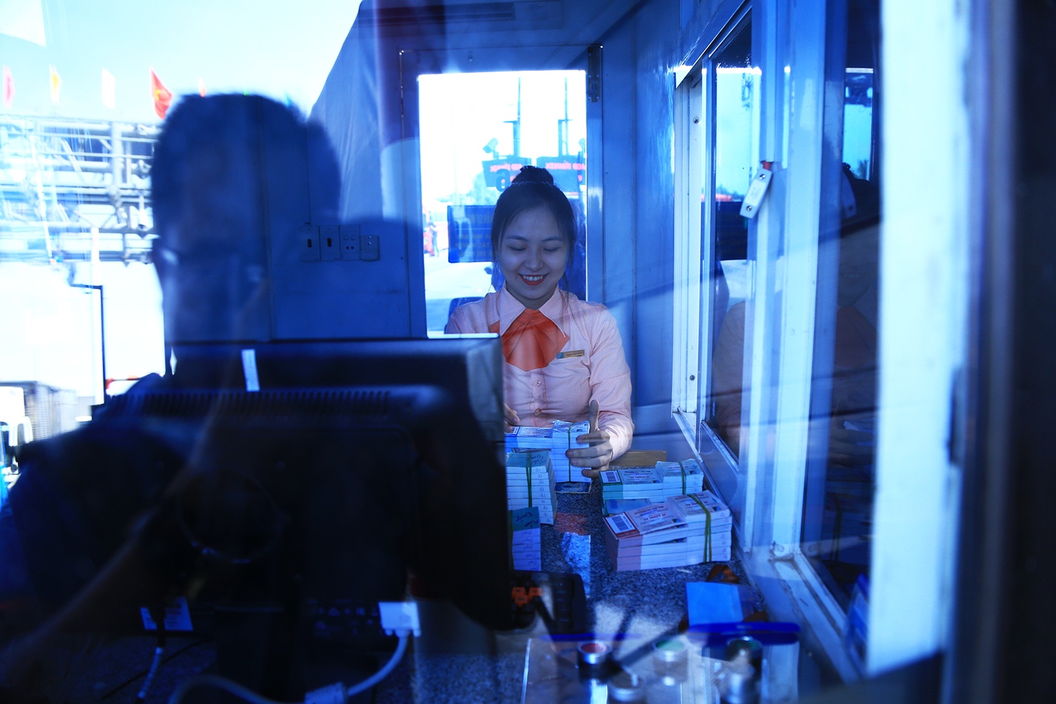 dao nguoc chien thuat tai xe dung tien 500000 dong mua ve qua bot cai lay