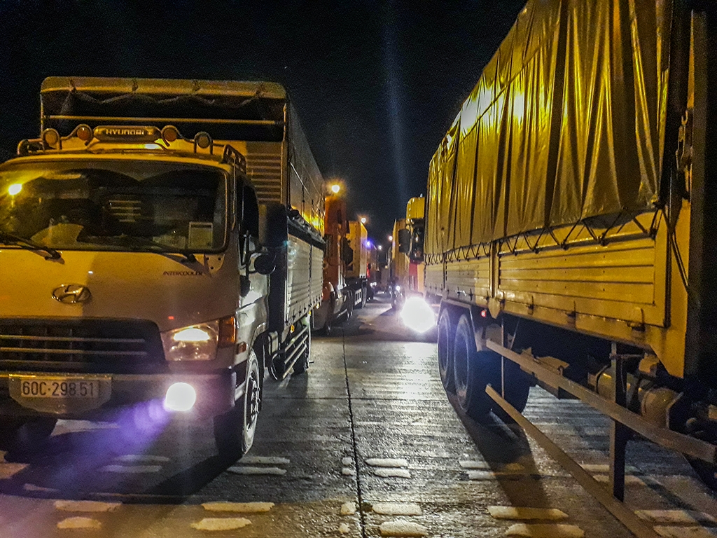 TP HCM: Hàng trăm phương tiện tp hcm ket xe nhieu gio lien tren duong dan vao cang cat lai
