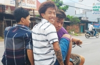 qua bom nang hon mot tan trong khu nha o cua giao vien