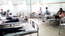 Hàng chục học sinh tiểu học nhập viện cấp cứu sau bữa ăn ở trường