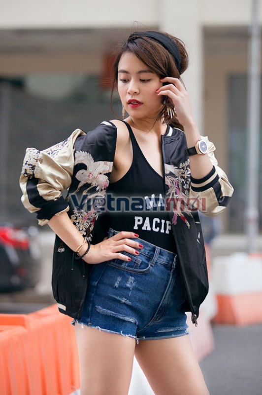 dau thu giao duyen voi vay ao chat nhu hoang thuy linh