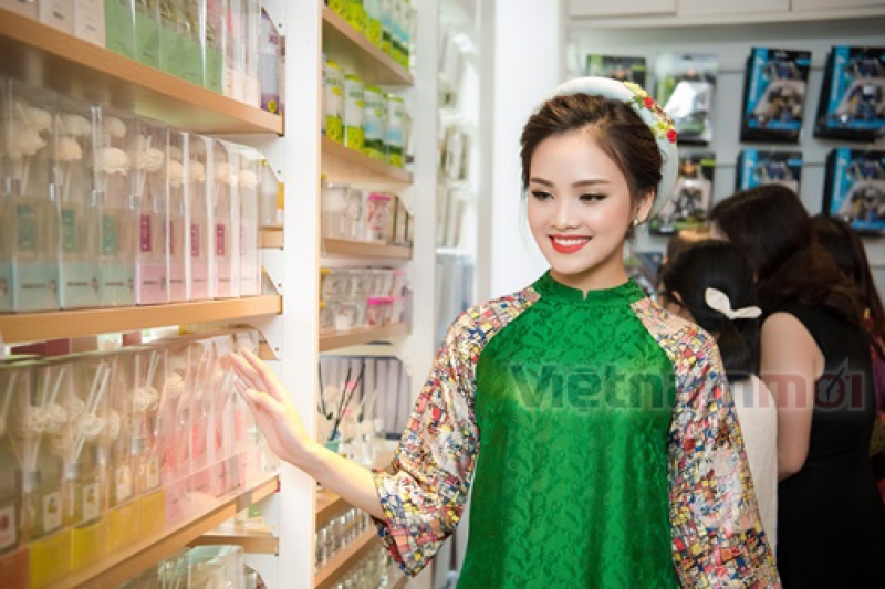 2 phut nhan eyeliner kheo nhu nguoi dep thai nguyen