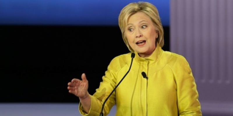 ngam thoi trang da sac cua hillary clinton
