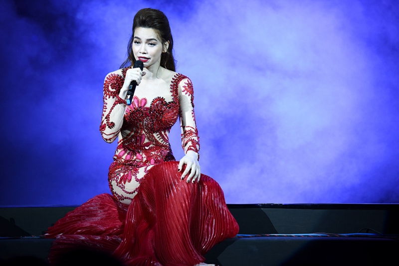tu do san khau khien sao nu phat hon cua ho ngoc ha