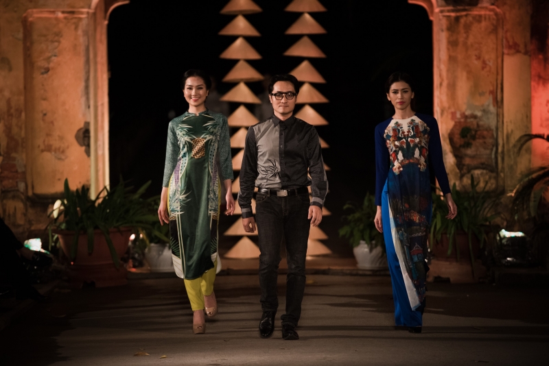 man nhan ngam tinh hoa ao dai viet
