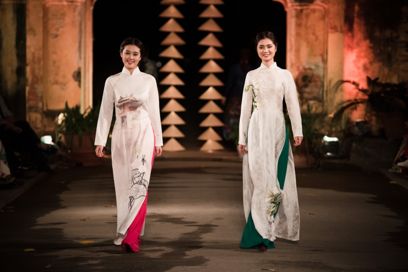 man nhan ngam tinh hoa ao dai viet