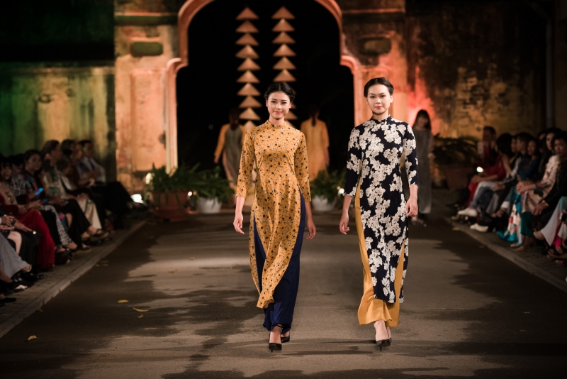 man nhan ngam tinh hoa ao dai viet