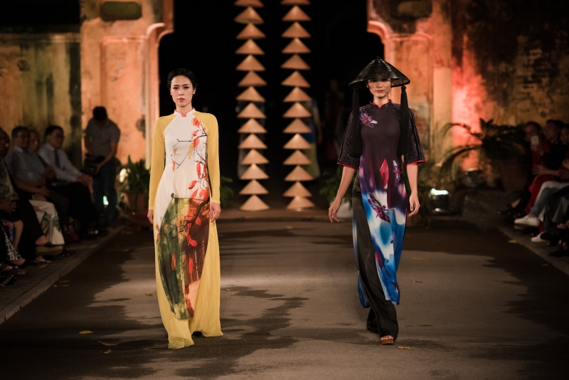 man nhan ngam tinh hoa ao dai viet