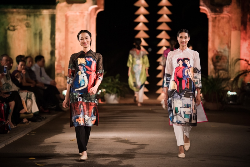 man nhan ngam tinh hoa ao dai viet