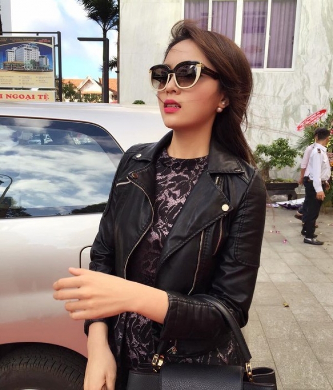 Chiêm ngưỡng loạt hàng hiệu khủng của Hoa hậu Kỳ Duyên chiem nguong loat hang hieu khung cua hoa hau ky duyen