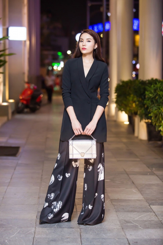 Chiêm ngưỡng loạt hàng hiệu khủng của Hoa hậu Kỳ Duyên chiem nguong loat hang hieu khung cua hoa hau ky duyen