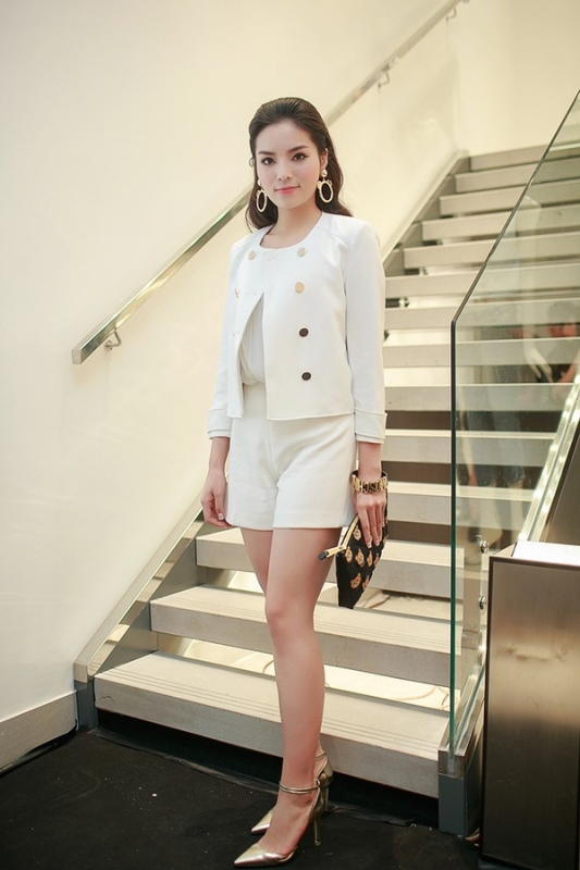 Chiêm ngưỡng loạt hàng hiệu khủng của Hoa hậu Kỳ Duyên chiem nguong loat hang hieu khung cua hoa hau ky duyen