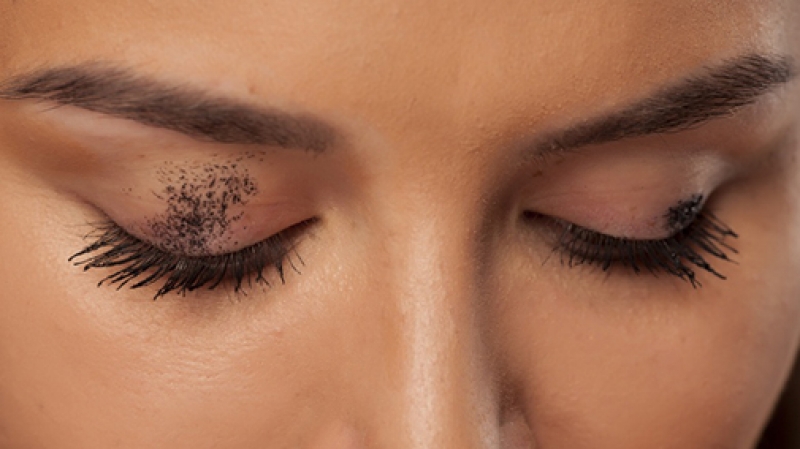 9 sai lam khi su dung mascara de lam hong mi mat