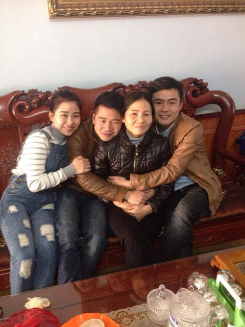 dau can ngay 2010 vo u50 duoc chong dun nuoc la rua chan cho moi toi