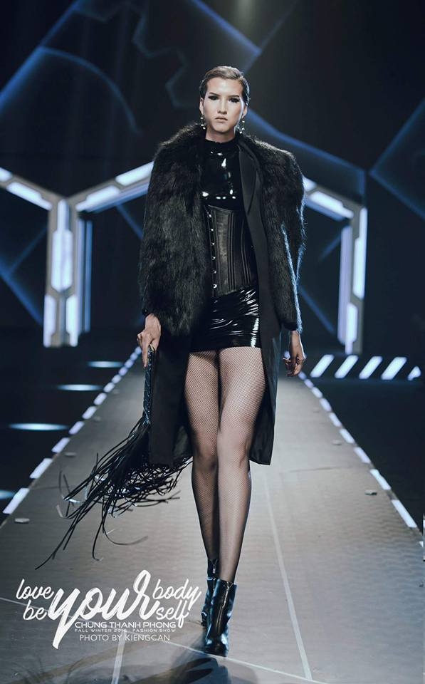 ngam chan dai do bo show dien cua ntk chung thanh phong