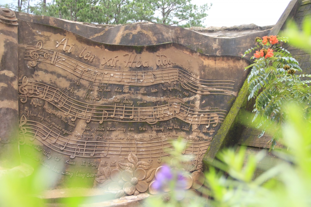 da lat thu nho trong kien truc cua duong ham dat set