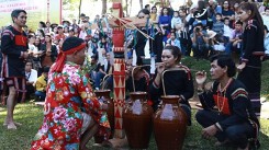 Nghi lễ cúng cây nêu cầu an của người dân Ê Đê dịp cuối năm