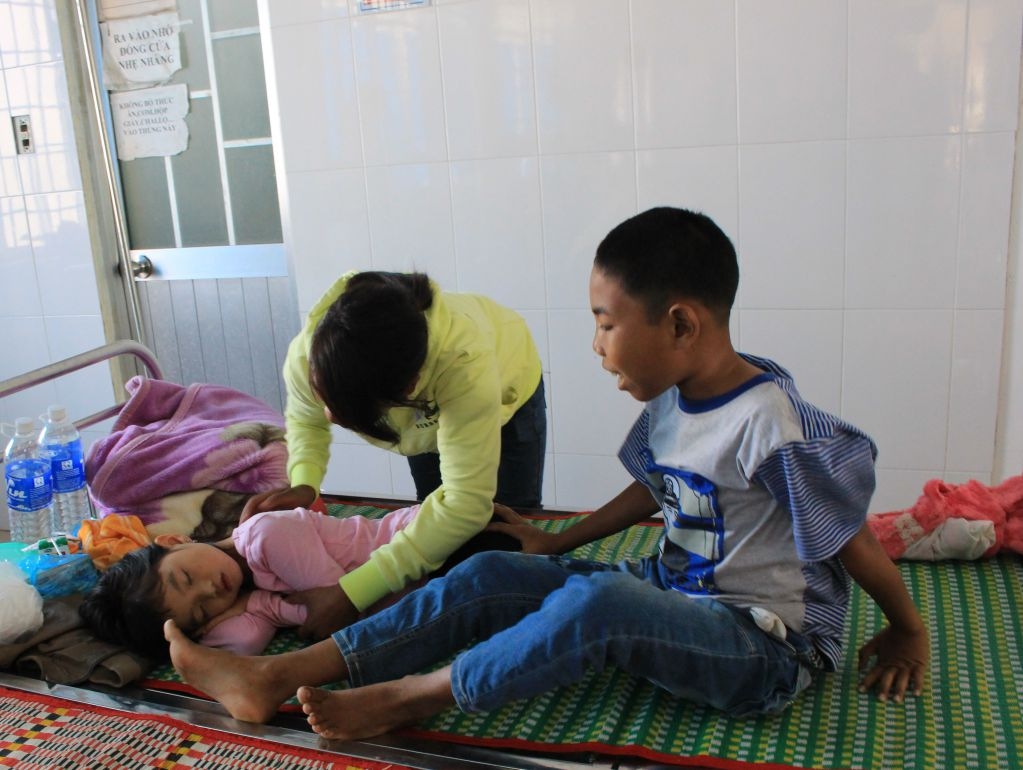 nhieu nguoi nghi bi ngo doc sau khi an goi