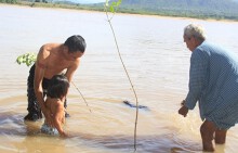Độc đáo tục tắm sông xả xui của người Ja Rai