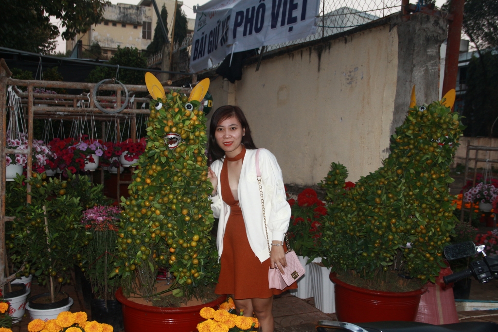 quat canh tao hinh chu cho me man nguoi xem