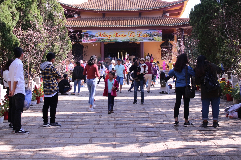 da lat thang gieng nhung diem den tam linh nuom nuop du khach