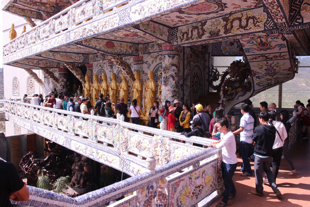da lat thang gieng nhung diem den tam linh nuom nuop du khach