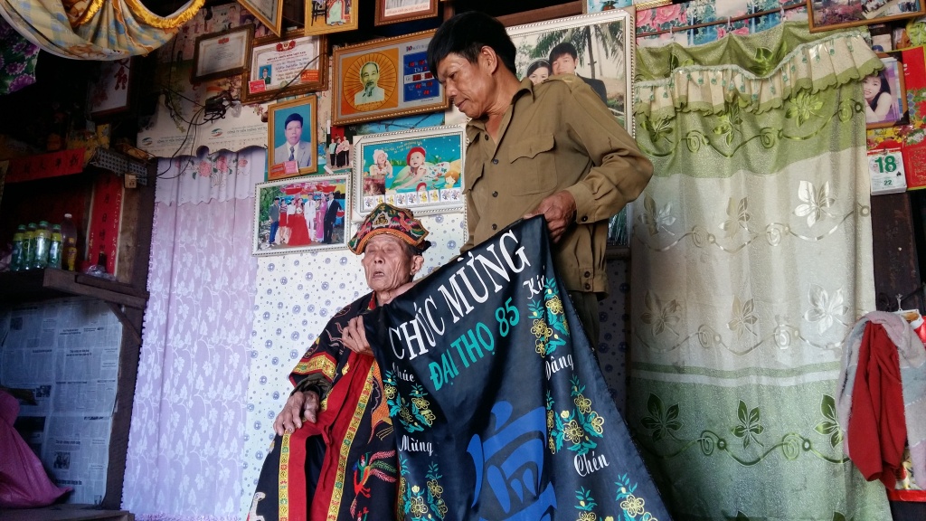 doc dao tuc cung gio cho nguoi song cua dan toc nung 23949