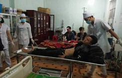 Xe khách lao xuống vực sâu 100m khi đang đổ đèo khiến 20 người thương vong