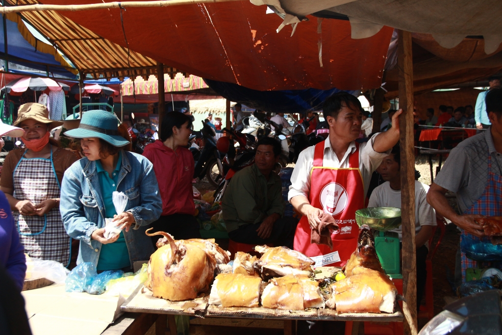 nguoi dan no nuc tham du le hoi van hoa dan gian viet bac tren tay nguyen
