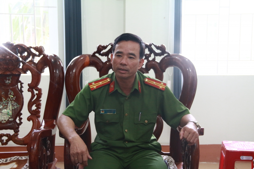 hieu truong bi to quyt gan 500 trieu tien chay viec an bot tien luong cua giao vien