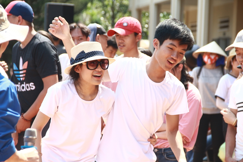 hoc sinh hao hung tham gia bat ca mo luon nhan dip 87 nam thanh lap doan