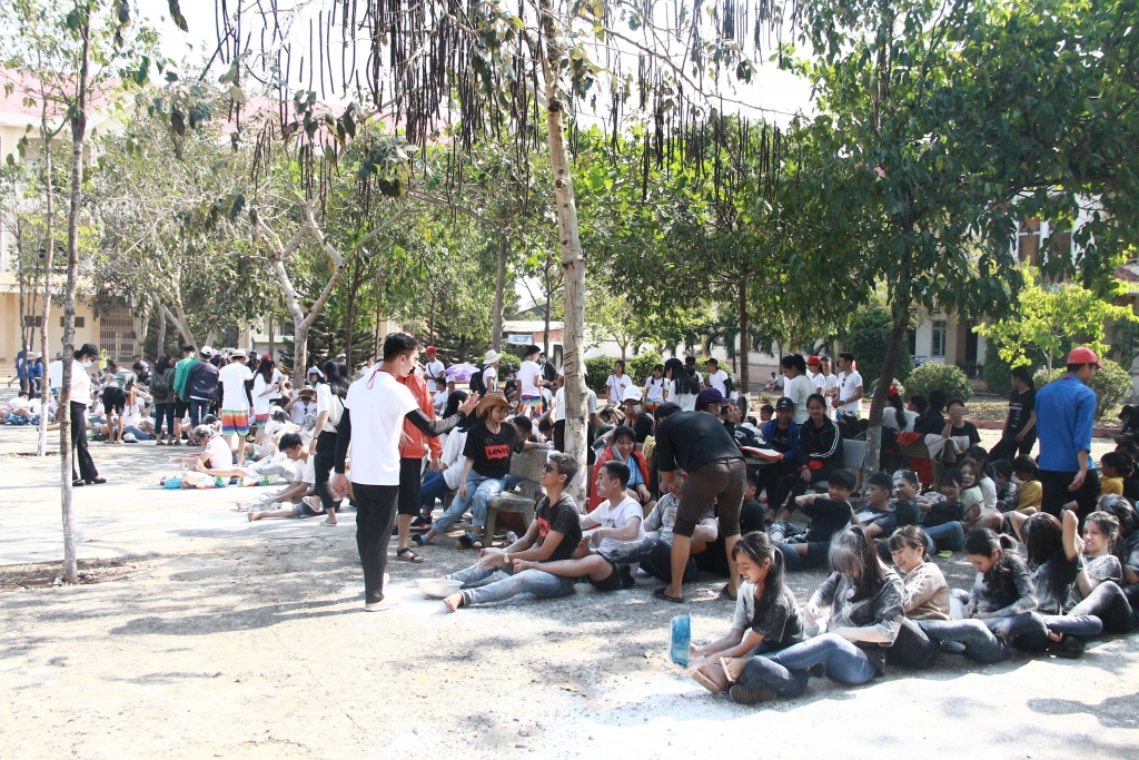 hoc sinh hao hung tham gia bat ca mo luon nhan dip 87 nam thanh lap doan